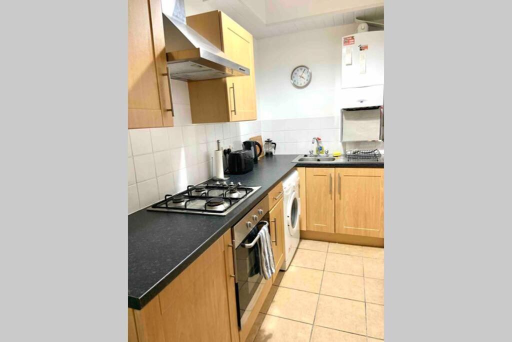 Flat 5 Eia House Apartment เบลฟาสต์ ภายนอก รูปภาพ