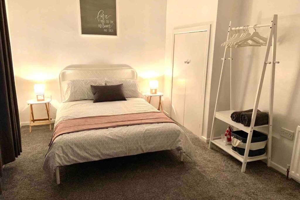Flat 5 Eia House Apartment เบลฟาสต์ ภายนอก รูปภาพ